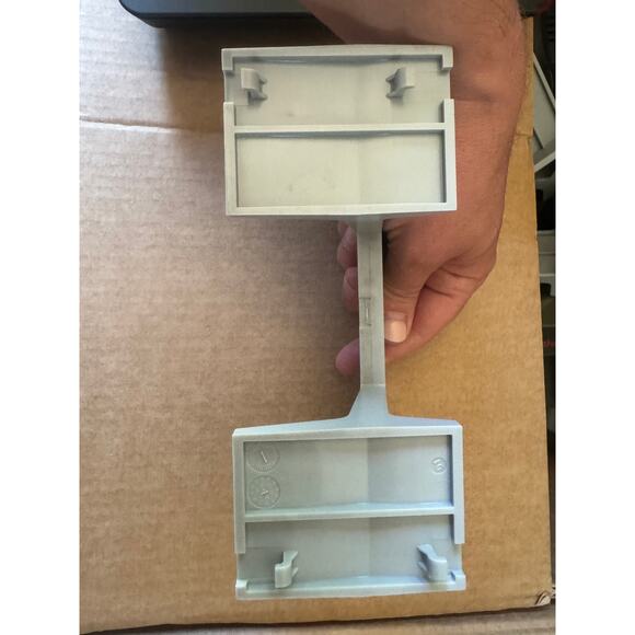 LOT of 5 Avaya 9611G 8-Line 24-Button VoIP Gigabit Display Desk Phone w/ Stands - Picture 6 of 8